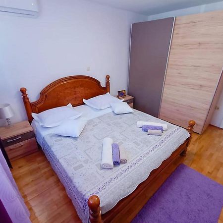 Apartment Glavaric Оміш Екстер'єр фото