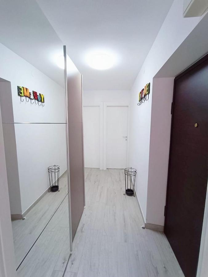 Apartment Glavaric Оміш Екстер'єр фото