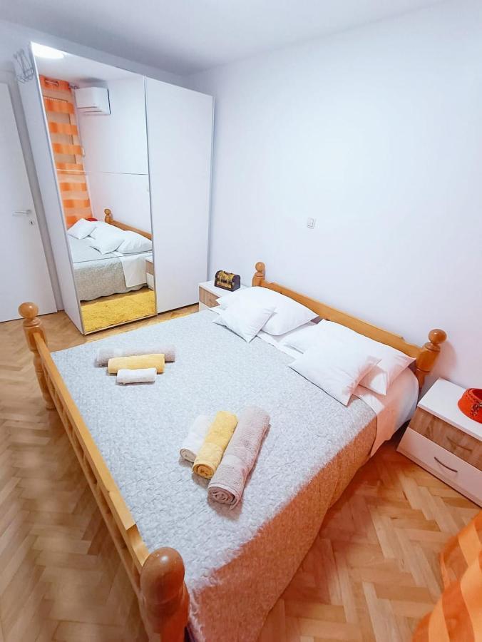 Apartment Glavaric Оміш Екстер'єр фото
